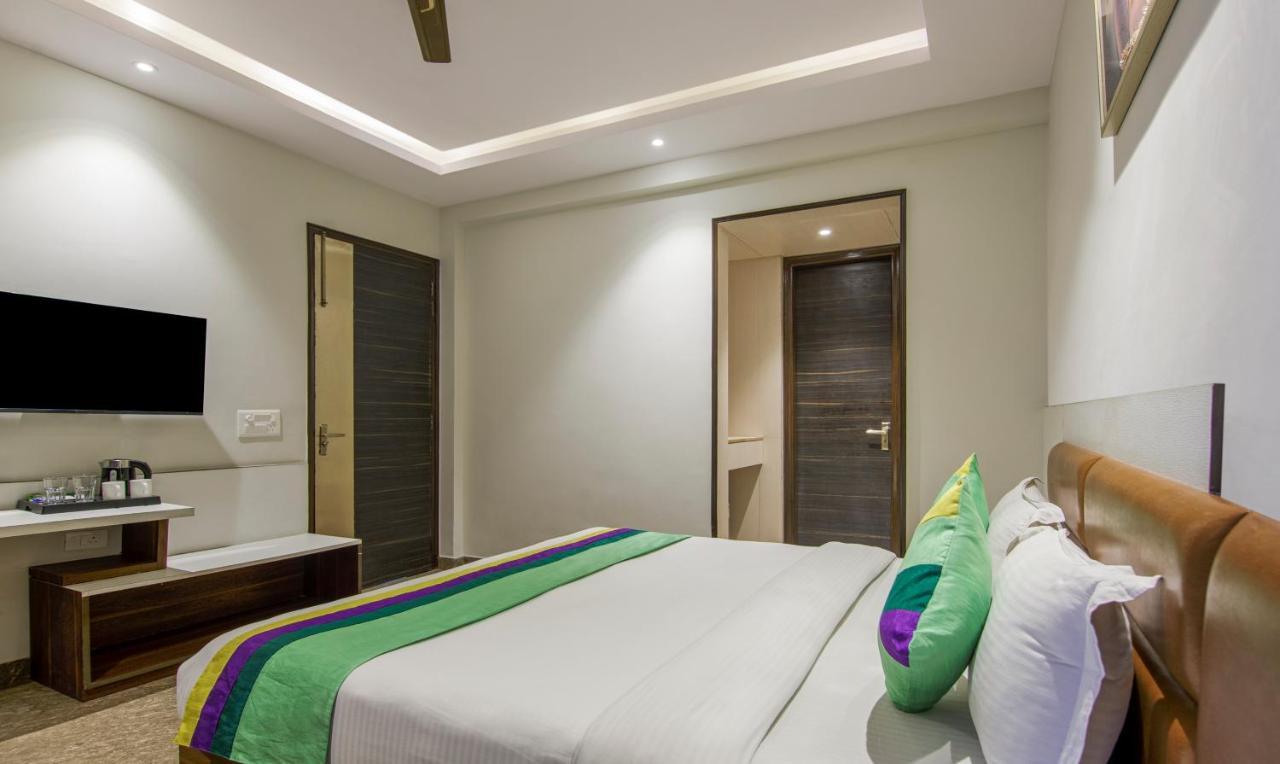 Treebo Swastika Premium Hotel Noida Buitenkant foto