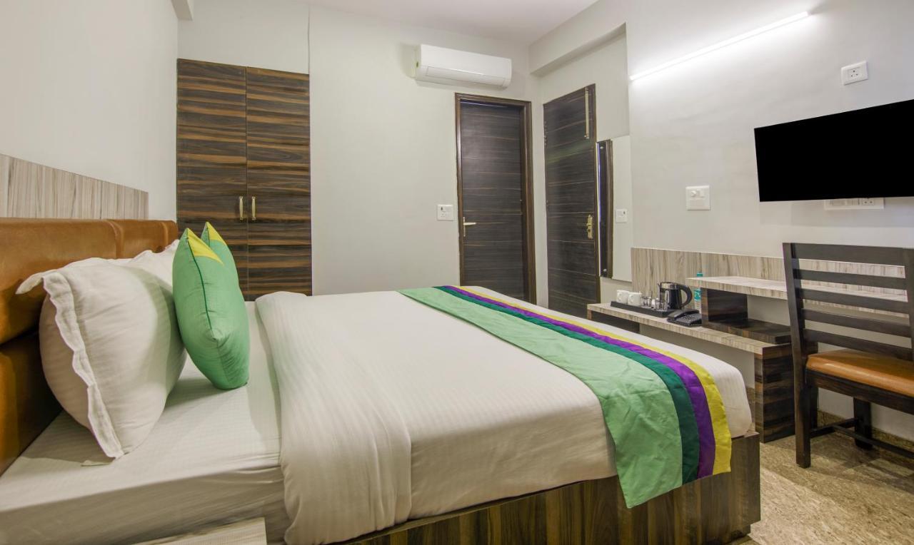 Treebo Swastika Premium Hotel Noida Buitenkant foto