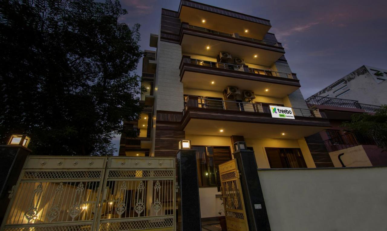 Treebo Swastika Premium Hotel Noida Buitenkant foto