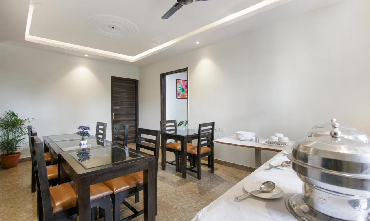 Treebo Swastika Premium Hotel Noida Buitenkant foto