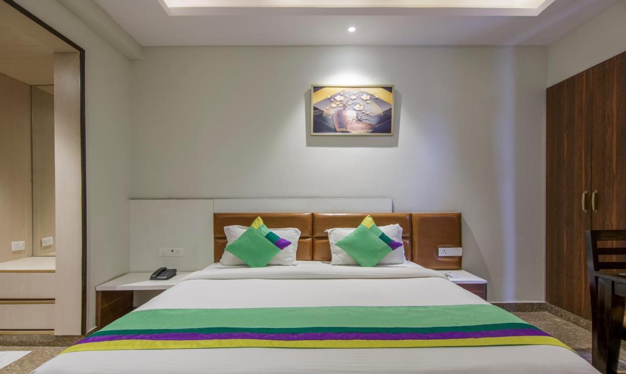 Treebo Swastika Premium Hotel Noida Buitenkant foto