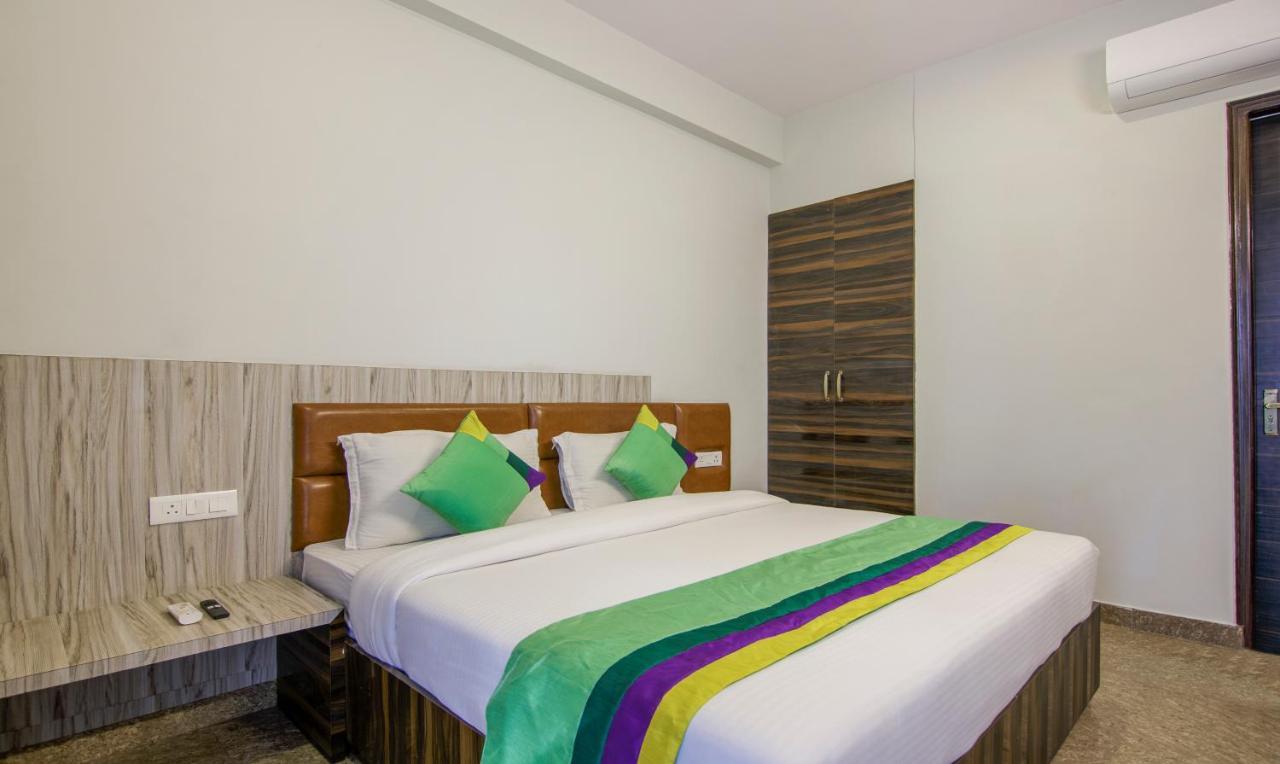 Treebo Swastika Premium Hotel Noida Buitenkant foto