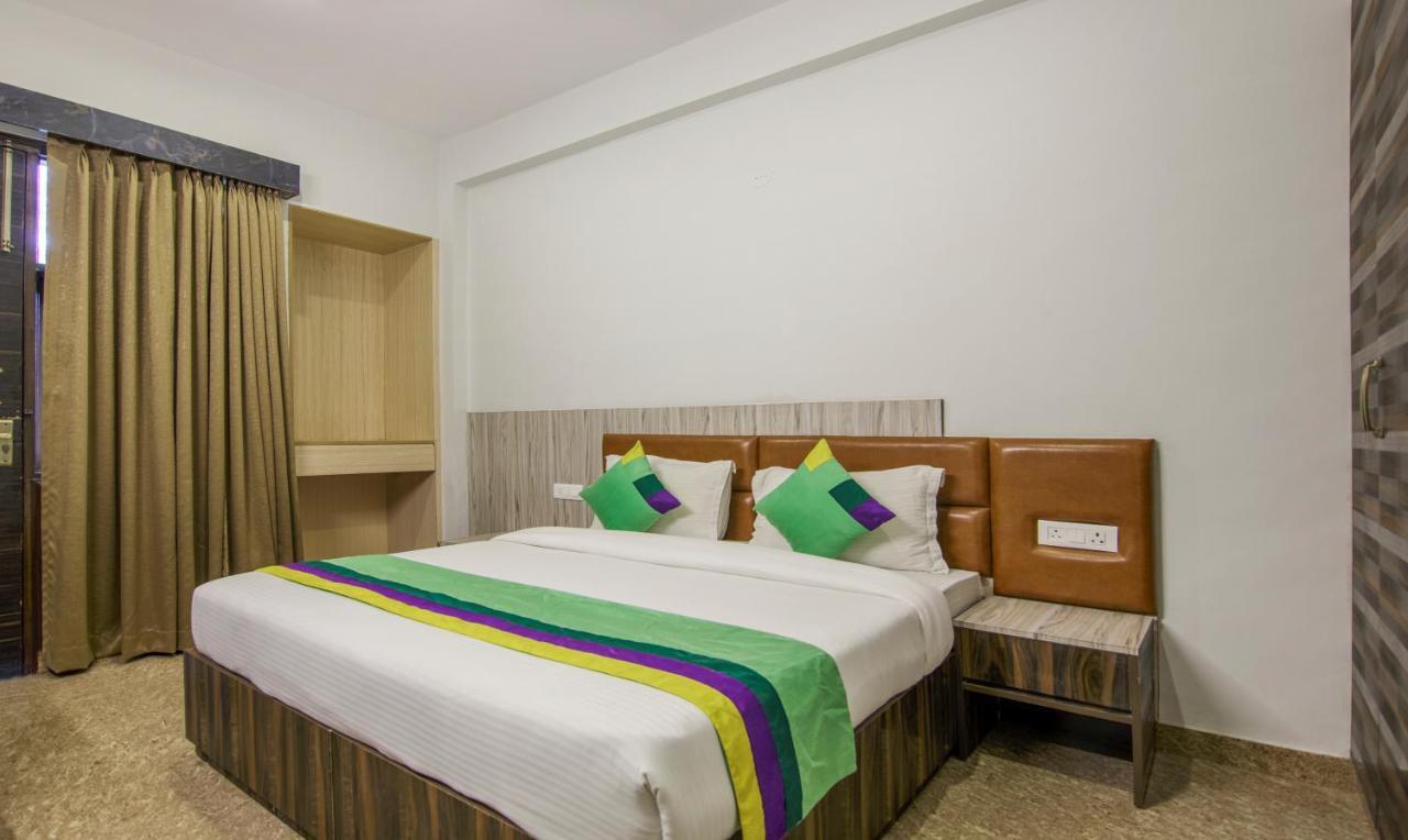 Treebo Swastika Premium Hotel Noida Buitenkant foto