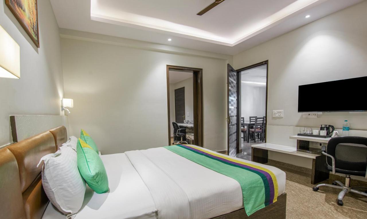 Treebo Swastika Premium Hotel Noida Buitenkant foto